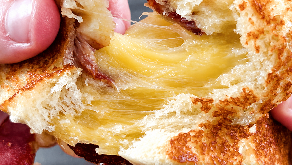 Apple Bacon Gouda Grilled Cheese Recipe - Gardners Wisconsin Cheese and Sausage